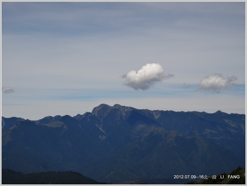 2012-07-13 11-28-58巴巴山看雪山大聖稜線.JPG